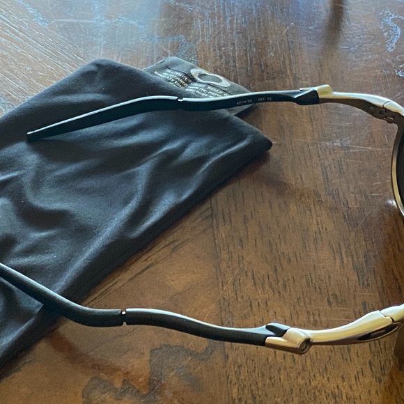 Oakley Polarized Madman Special Edition Sunglasses in Brand New Condition - Picture 10 of 16